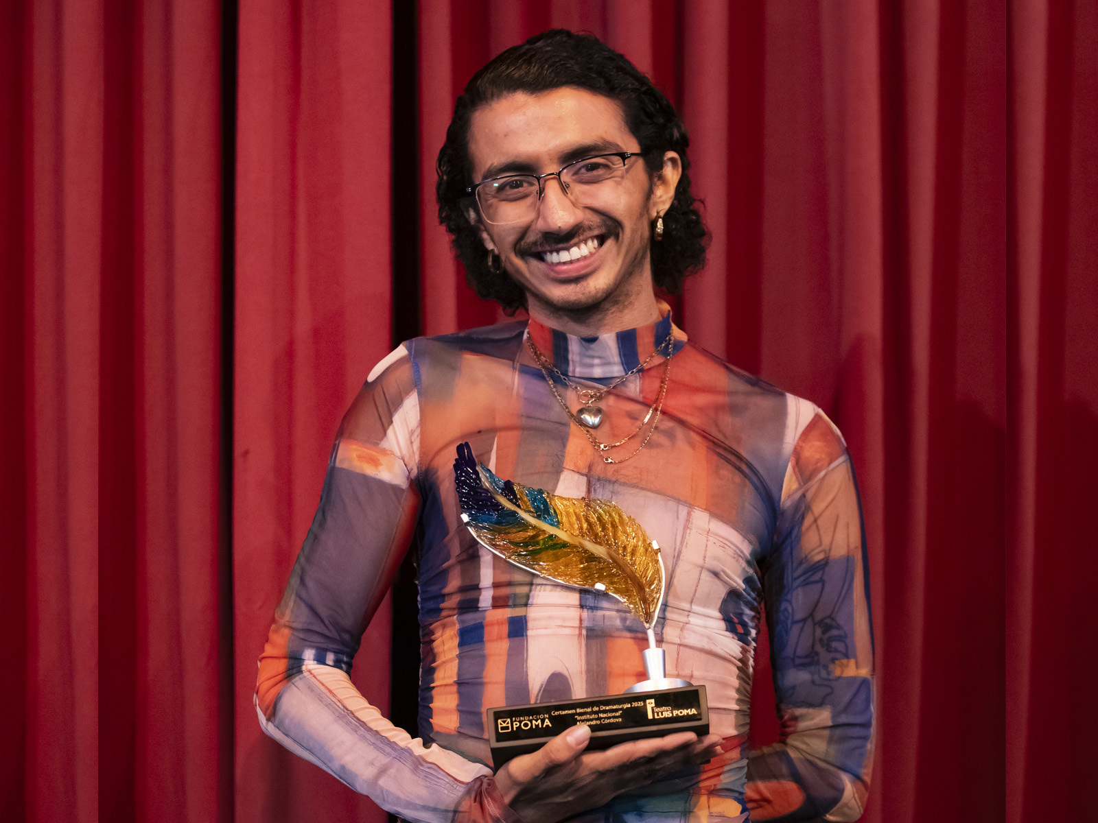 El texto “Instituto Nacional”, escrito por Alejandro Córdova.